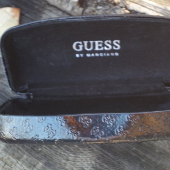 Black Guess Eye Glass Case - Picture 2 of 4